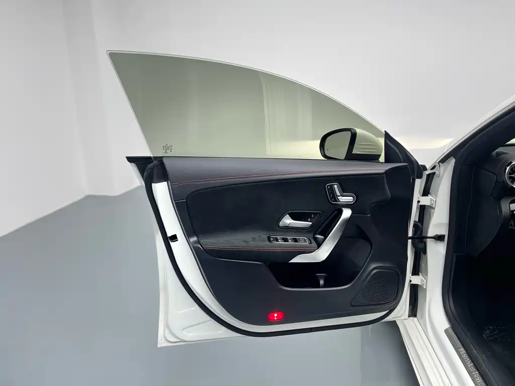 Mercedes-Benz CLA 2021 — фото 13