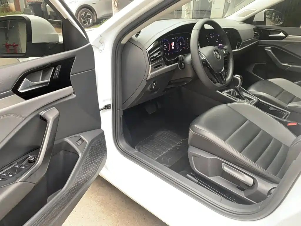 Volkswagen Sagitar 2022