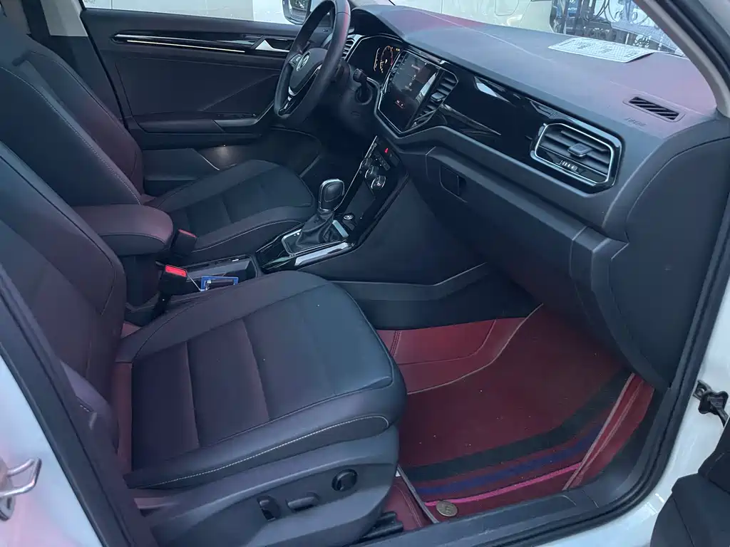 Volkswagen T-Roc 2022 — фото 13