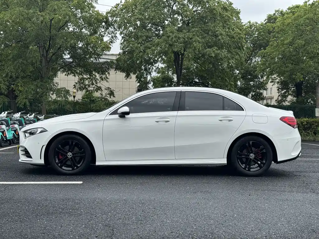 Mercedes-Benz A-Class 2021 — фото 2