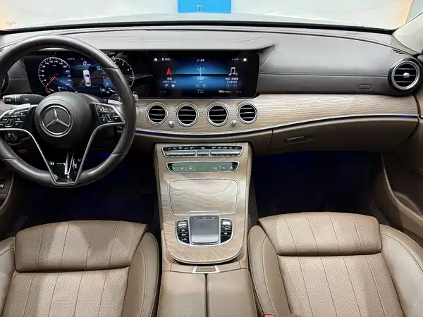Mercedes-Benz E-Class 2022