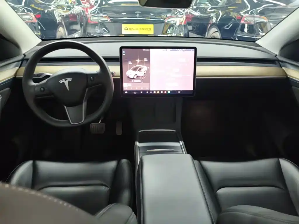 Tesla Model Y 2023 — фото 10