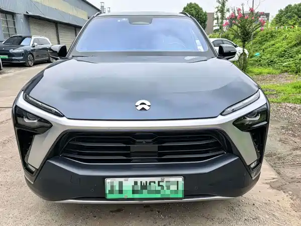 NIO ES8 2023