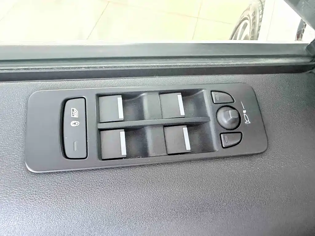 Land Rover Discovery Sport 2020 — фото 14