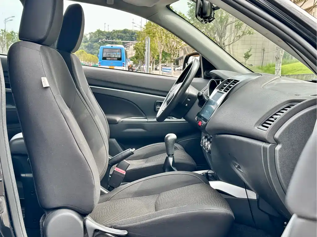 Mitsubishi ASX 2015 — фото 24