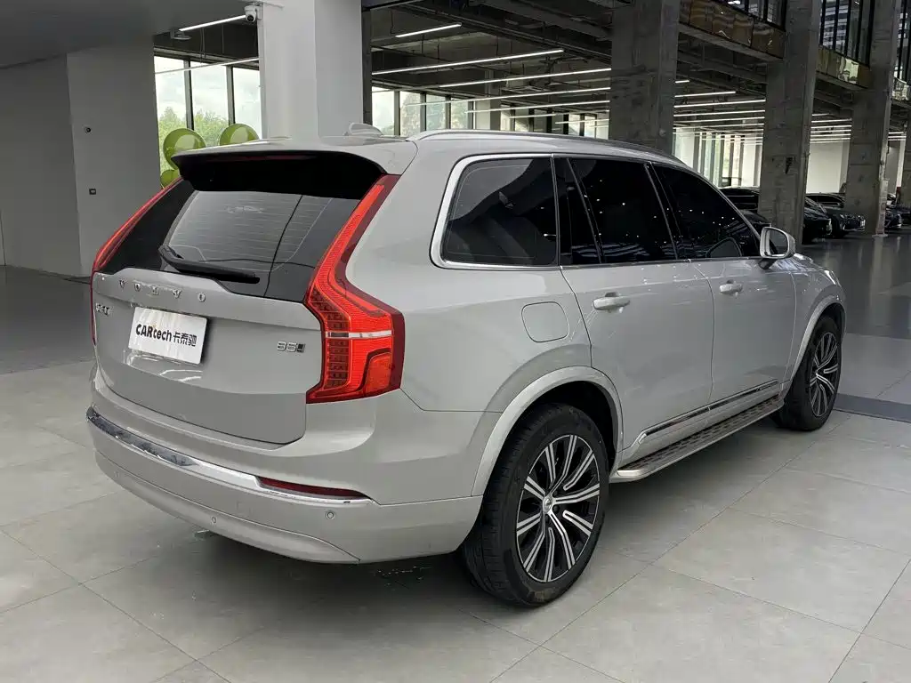 Volvo XC90 2023 — фото 4