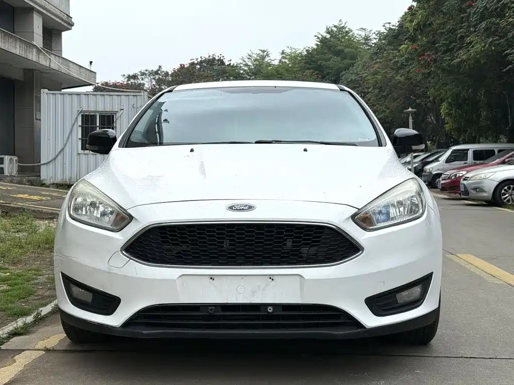 Ford Focus 2015 — фото 3