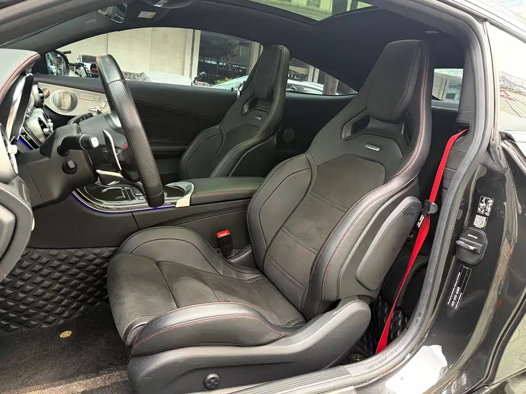 Mercedes-Benz C-Class AMG 2023 — фото 11