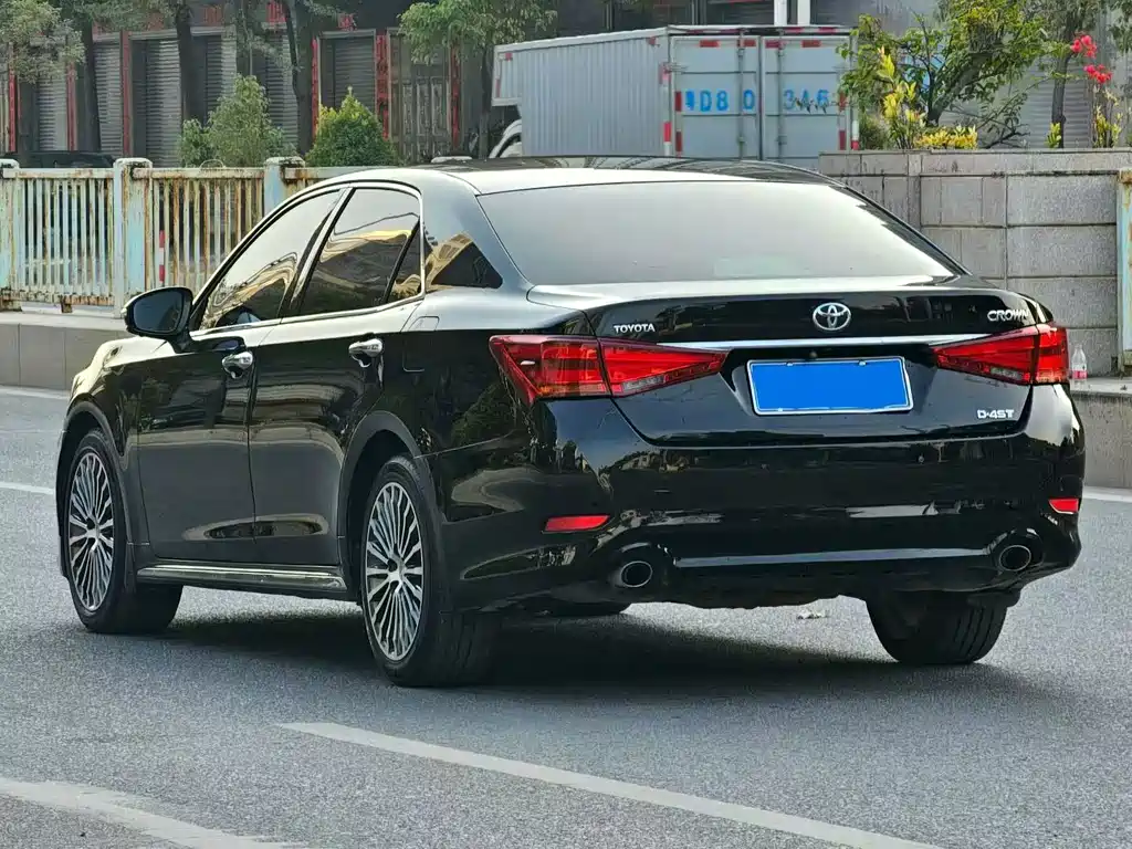 Toyota Crown 2019 — фото 7