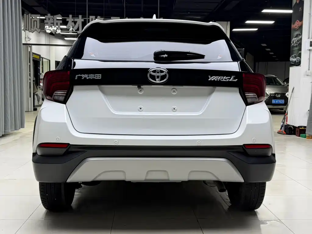 Toyota Yaris L 2022