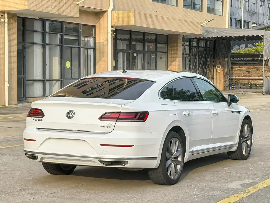 Volkswagen CC 2019 — фото 2