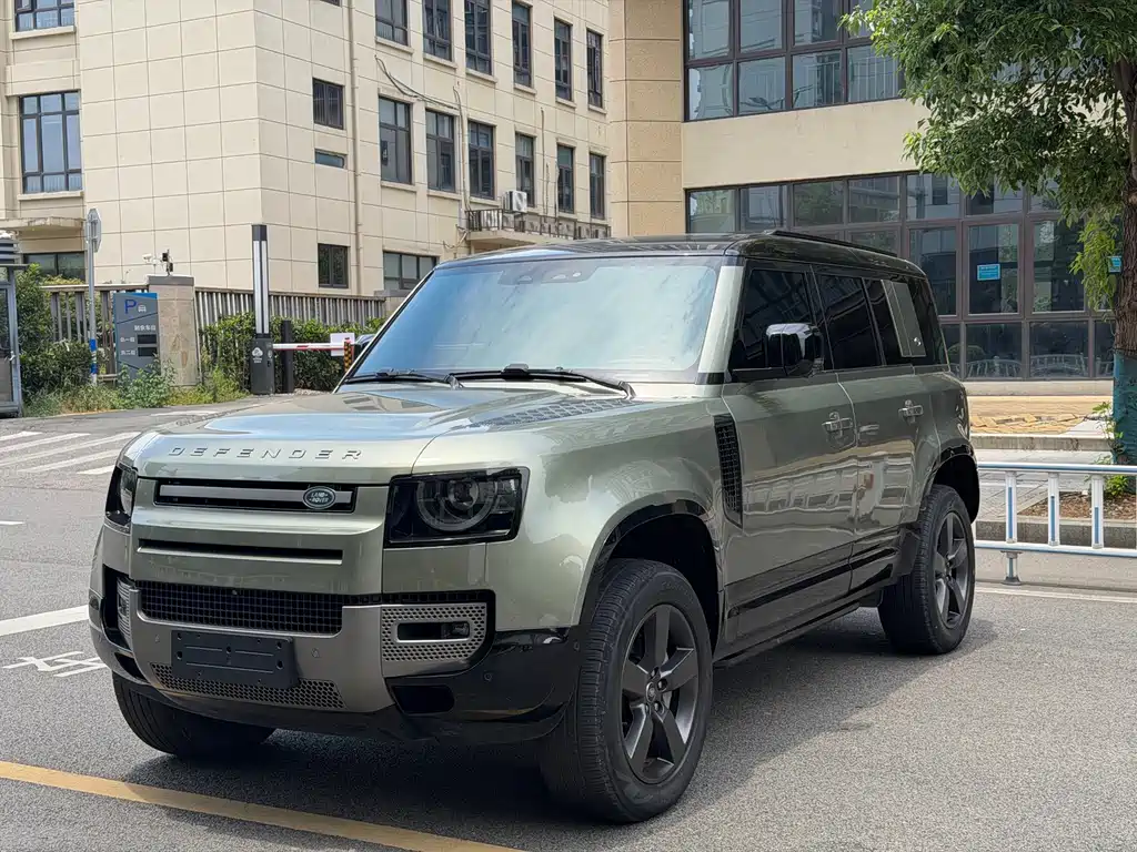 Land Rover Defender 2023 — фото 1