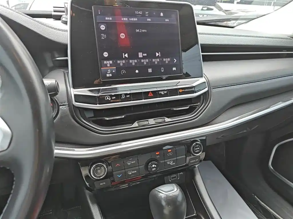Jeep Compass 2022 — фото 13