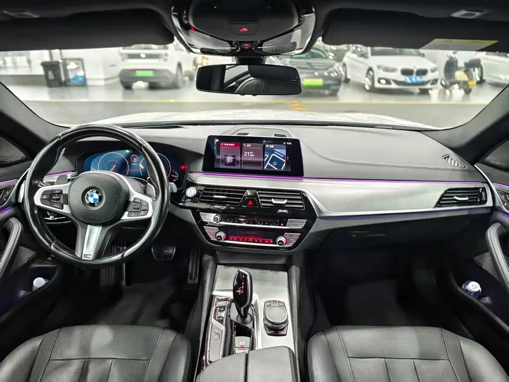 BMW 5 Series 2019 — фото 7