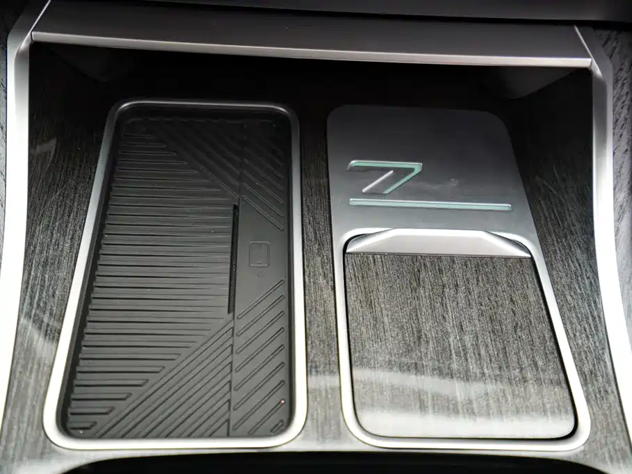 BMW i7 2024 — фото 10