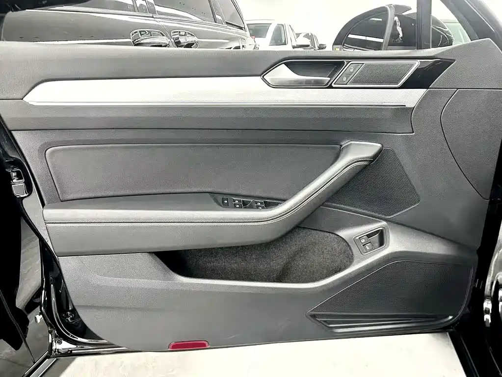 Volkswagen Magotan PHEV 2023 — фото 15