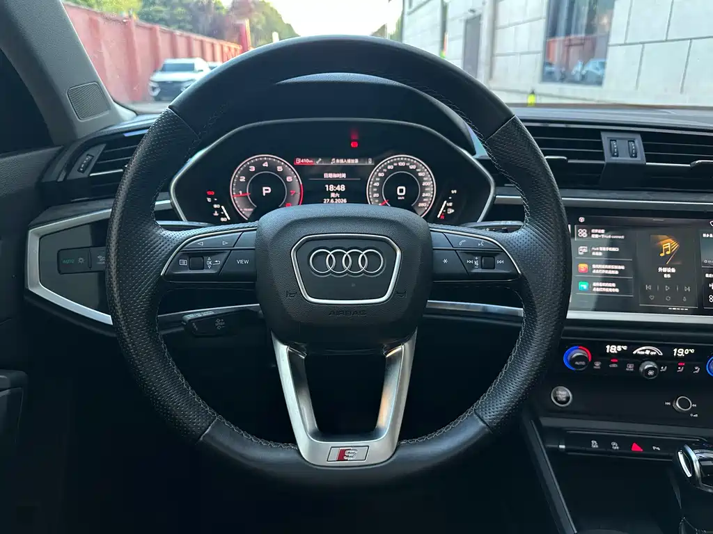 Audi Q3 Sportback 2023 — фото 8
