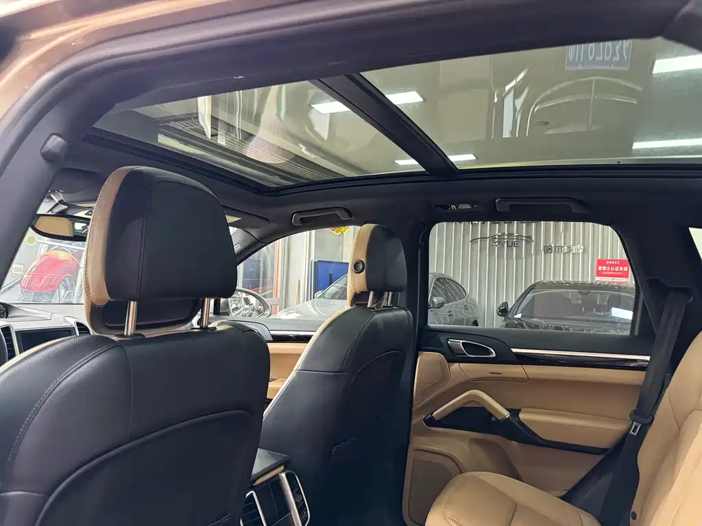 Porsche Cayenne 2015 — фото 18
