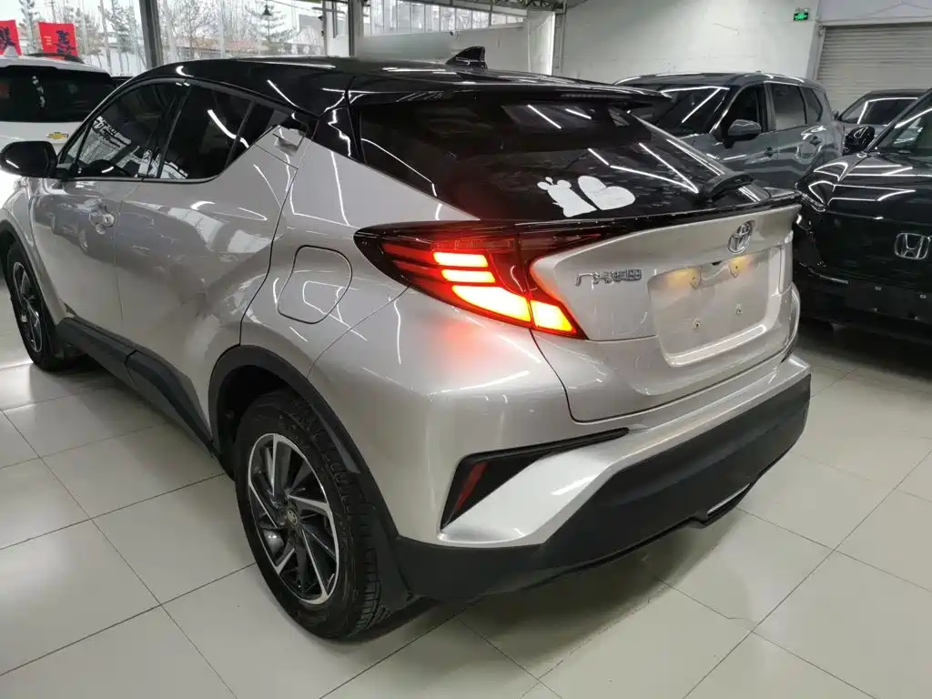 Toyota C-HR 2022 — фото 24