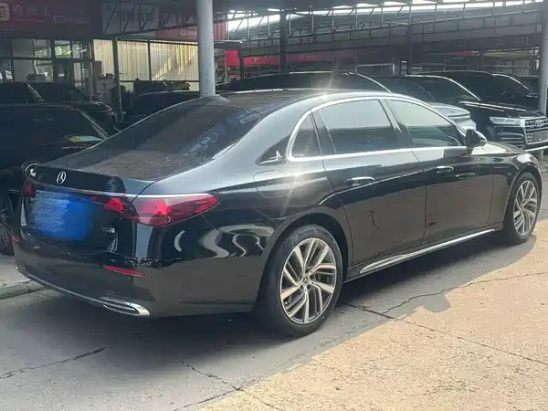 Mercedes-Benz E-Class 2024