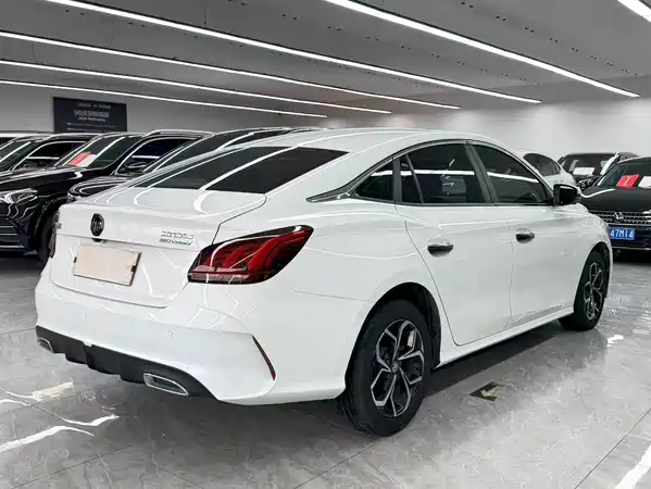MG MG5 2022