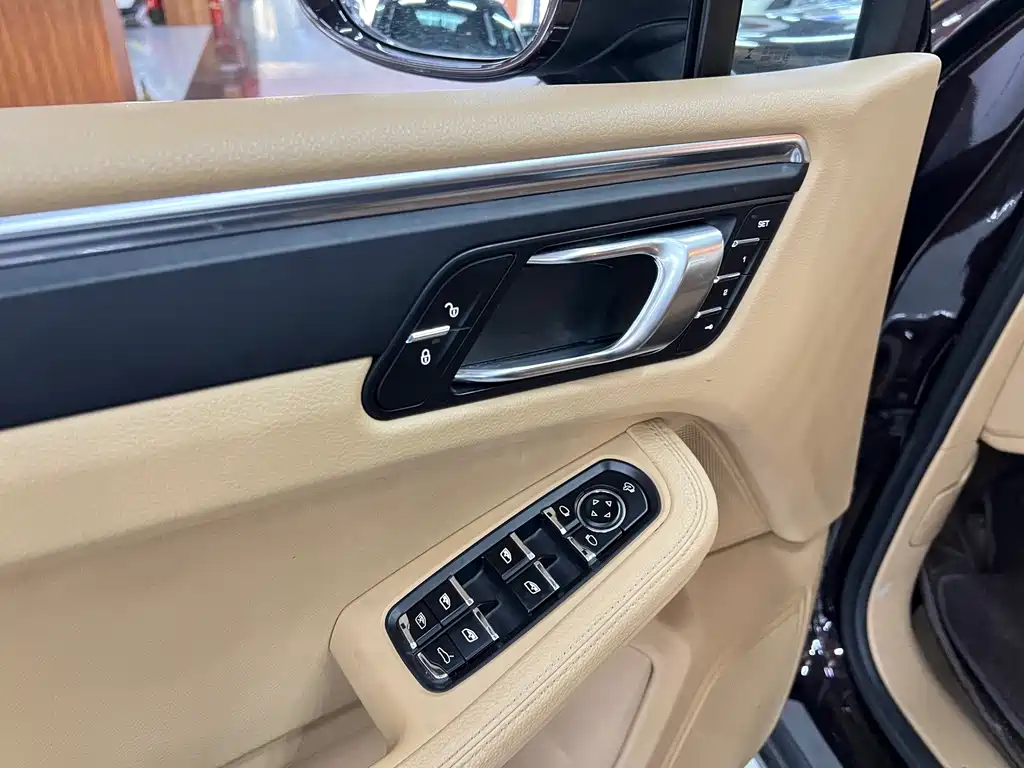 Porsche Macan 2016 — фото 17