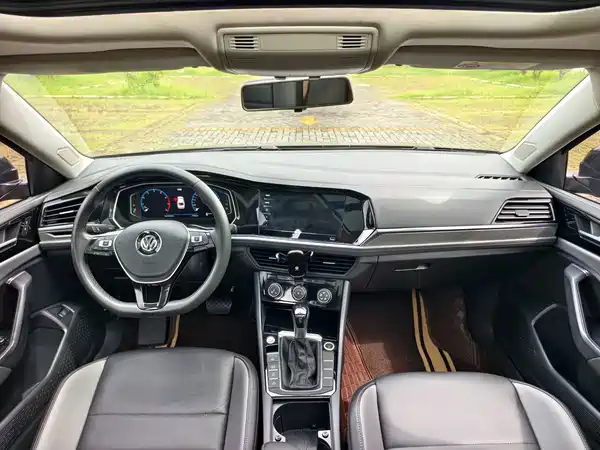 Volkswagen Sagitar 2022