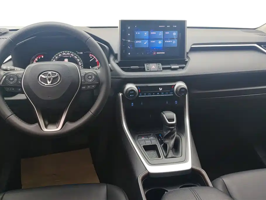 Toyota RAV4 2022 — фото 12