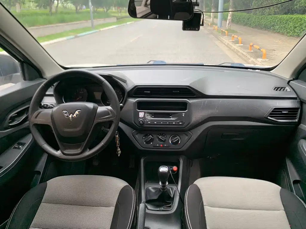 Wuling Hongguang 2019 — фото 12