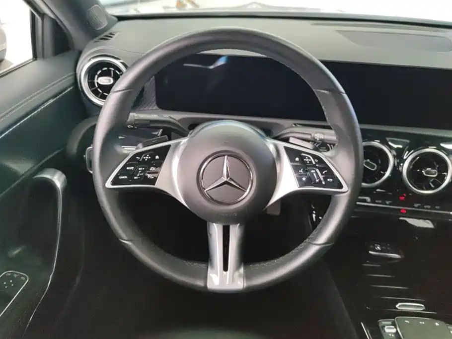 Mercedes-Benz A-Class 2024 — фото 15