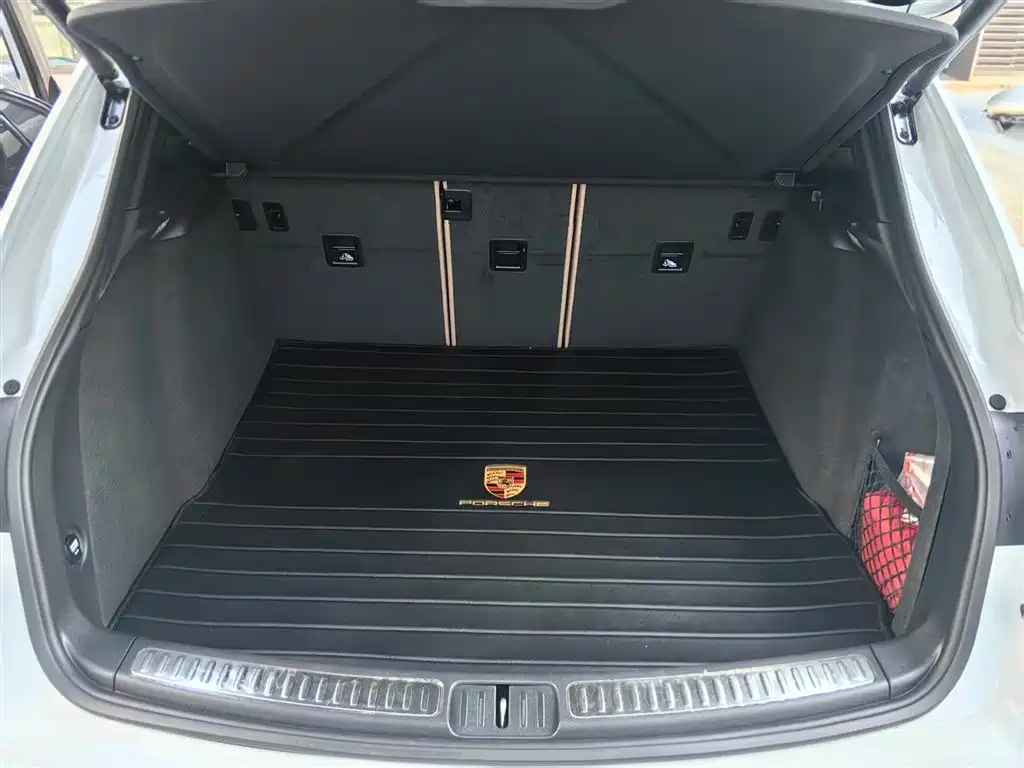 Porsche Macan 2021 — фото 10