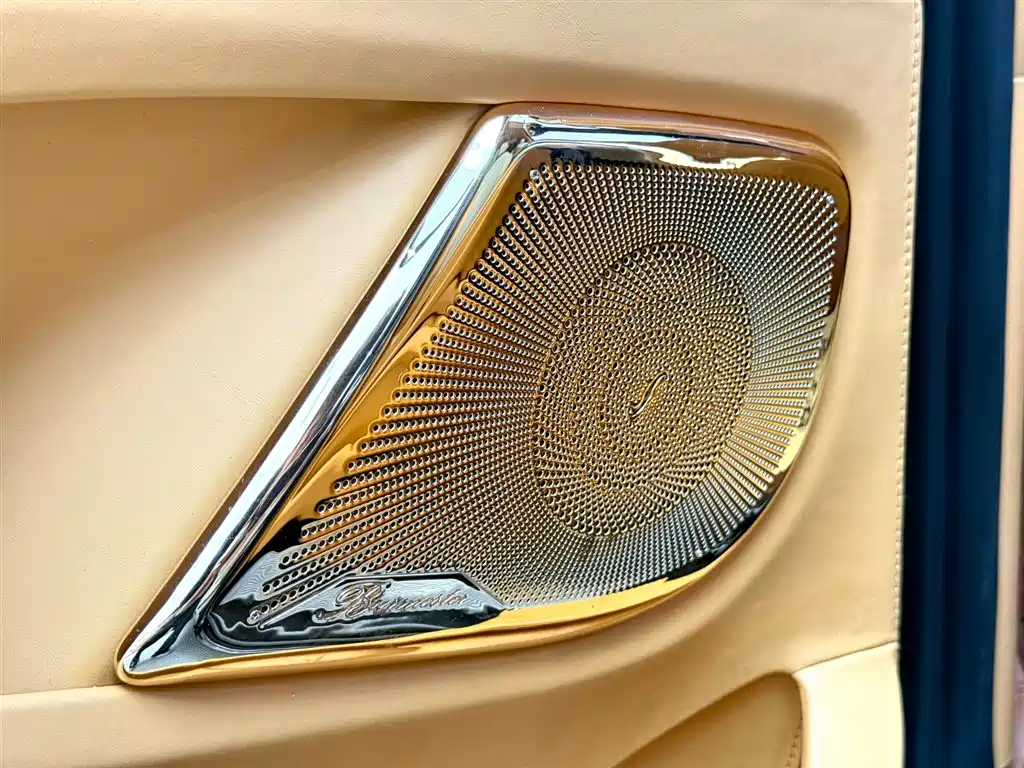 Mercedes-Benz V-Class 2024 — фото 28