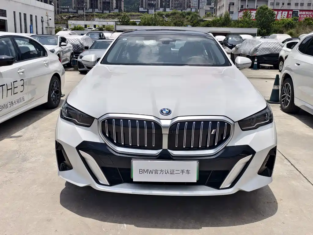 BMW i5 2025 — фото 2
