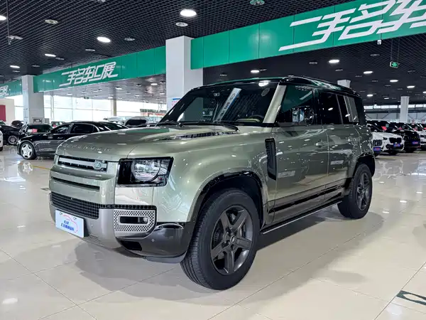 Land Rover Defender 2024