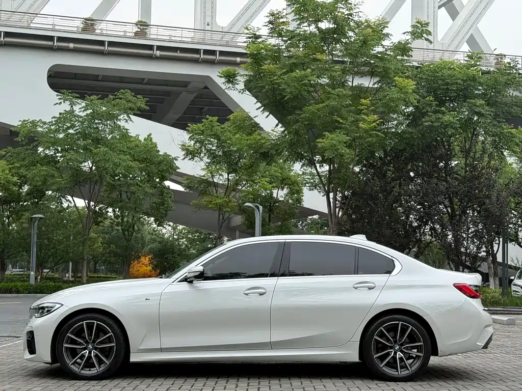 BMW 3 Series 2021