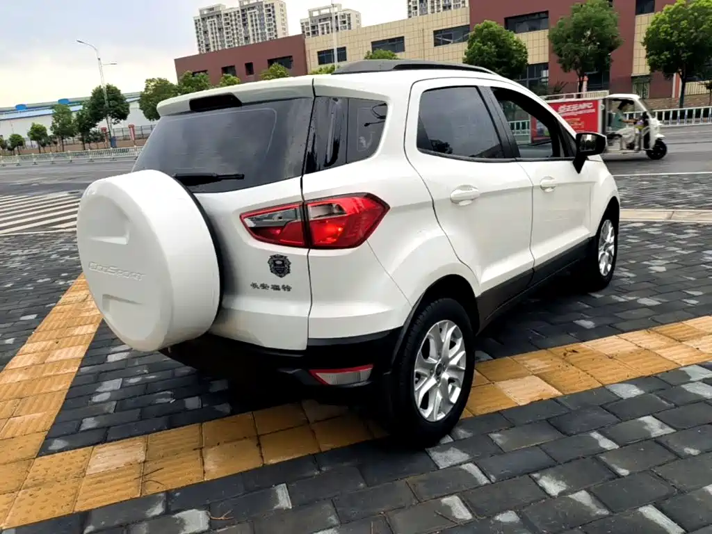 Ford EcoSport 2015 — фото 7