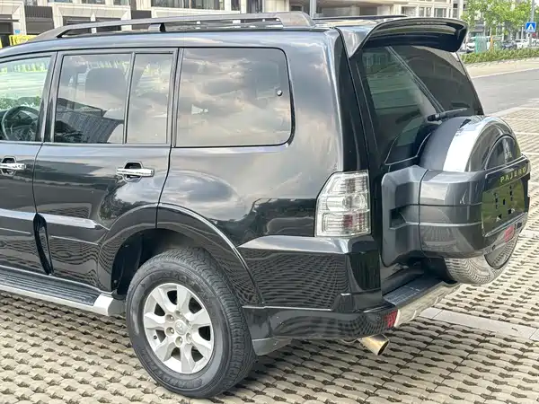 Mitsubishi Pajero 2017