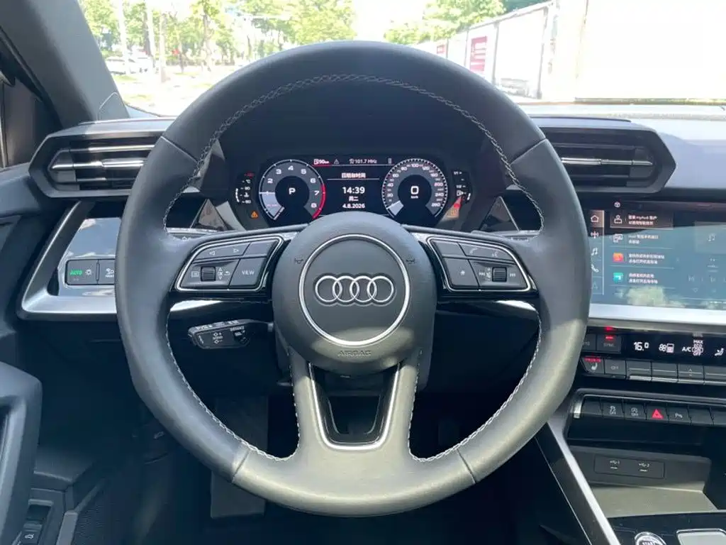 Audi A3 2023 — фото 16