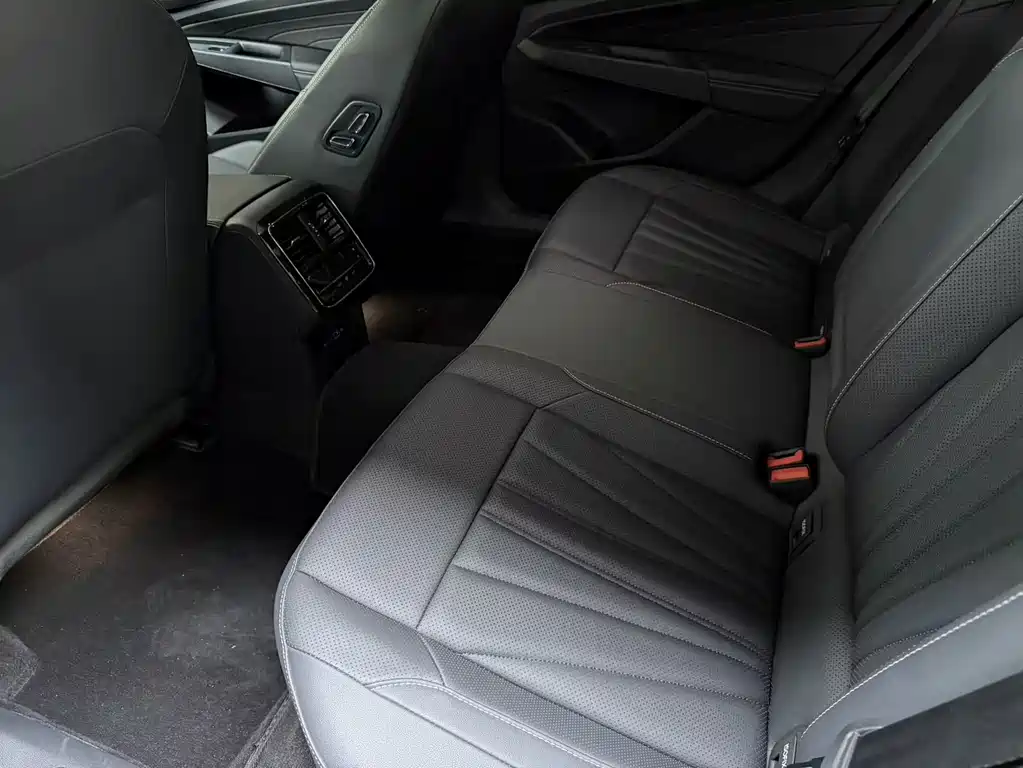 Volkswagen Passat 2024