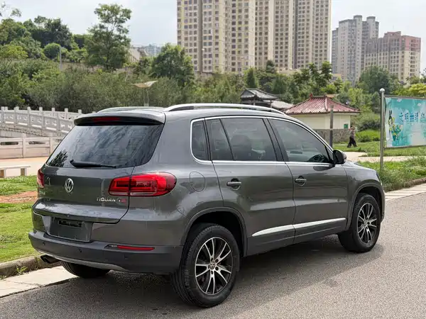 Volkswagen Tiguan 2015