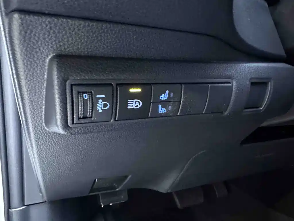 Toyota Corolla 2023 — фото 14