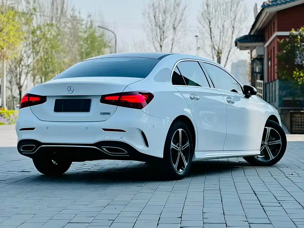 Mercedes-Benz A-Class 2023 — фото 9
