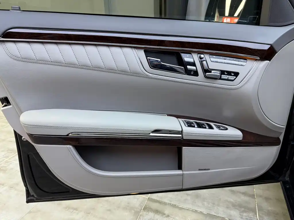 Mercedes-Benz S-Class 2011 — фото 15