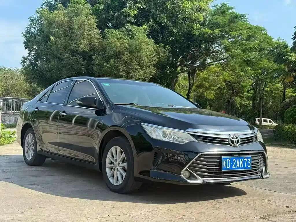 Toyota Camry 2017 — фото 3