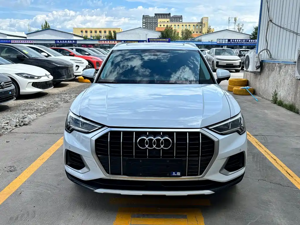 Audi Q3 2022 — фото 2