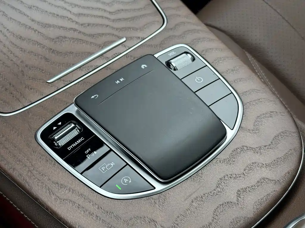 Mercedes-Benz E-Class 2023 — фото 7