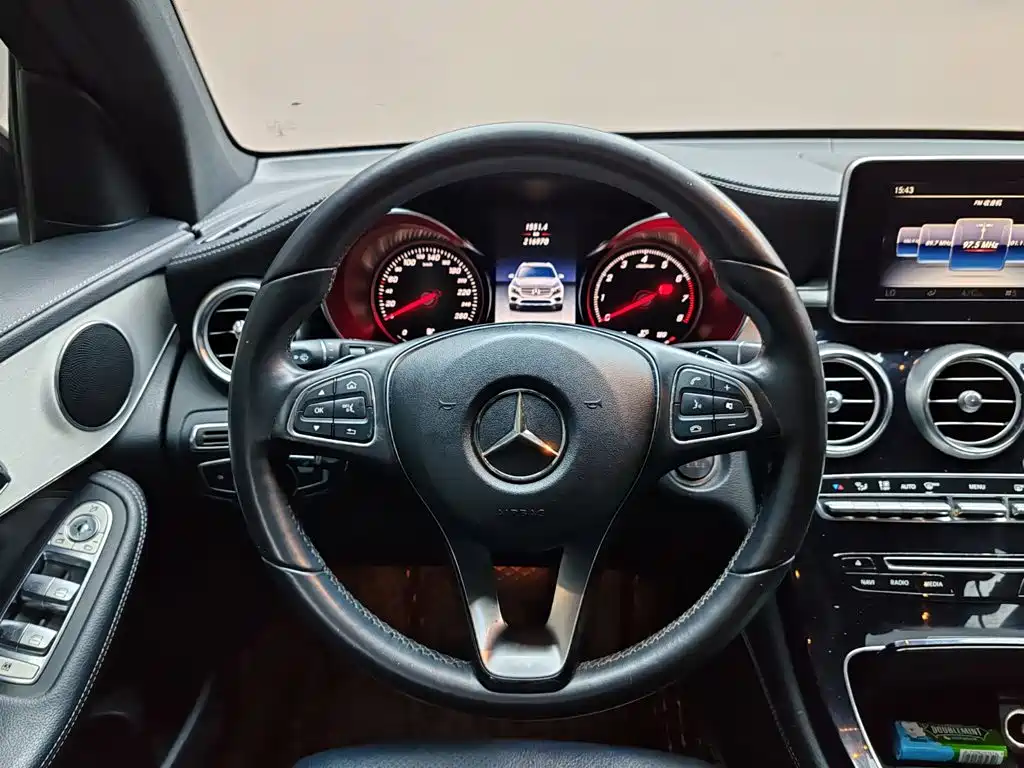 Mercedes-Benz GLC 2016 — фото 13