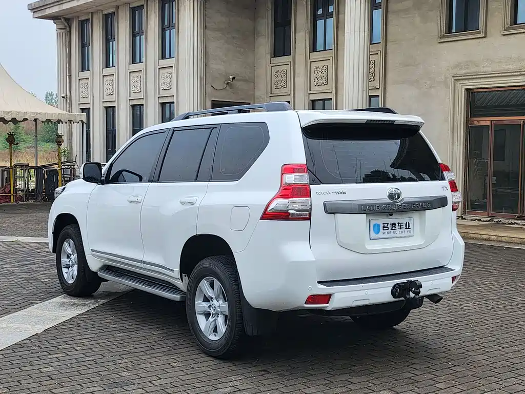 Toyota Prado 2015 — фото 13
