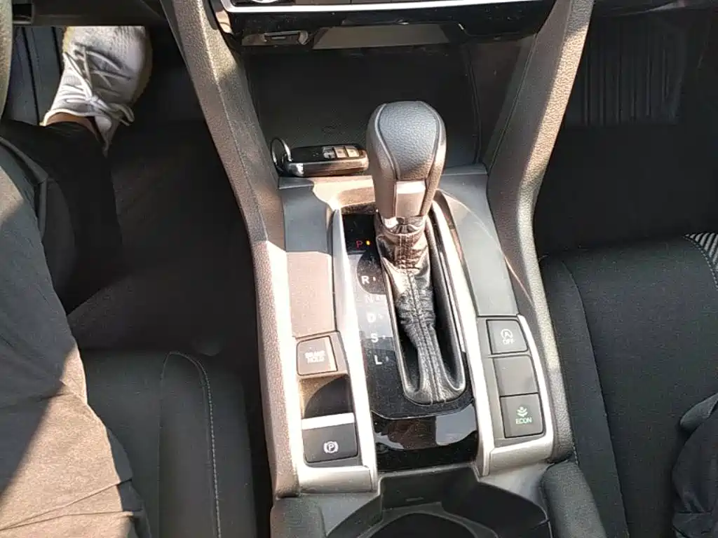 Honda Civic 2017 — фото 14