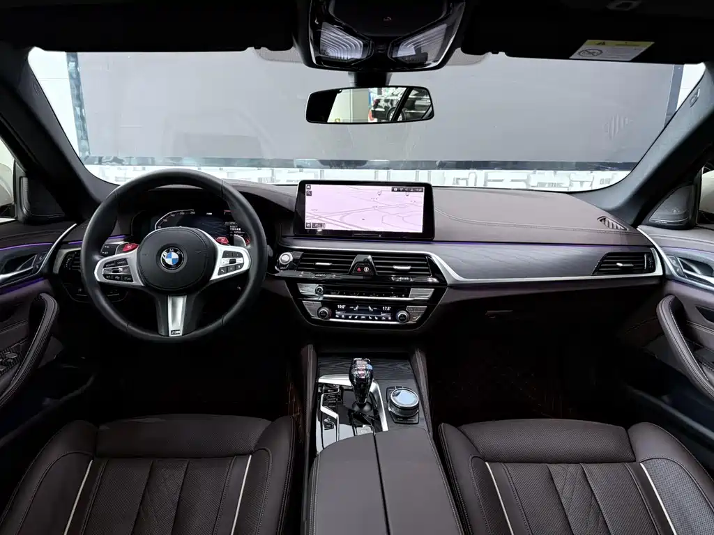 BMW 5 Series 2021 — фото 11